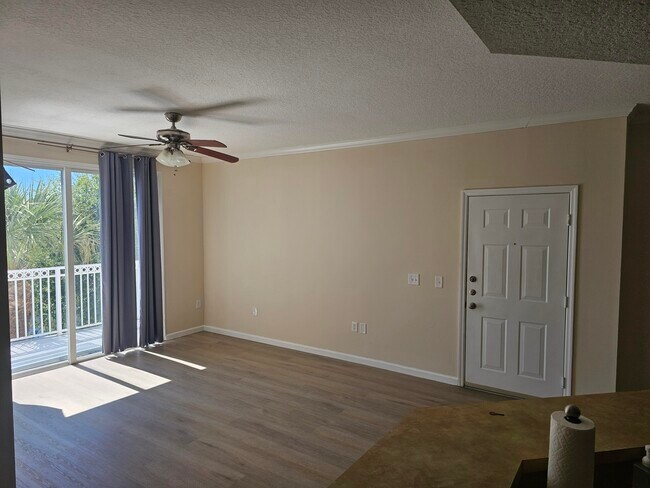 Foto del edificio - 8308 Myrtlewood Cir W