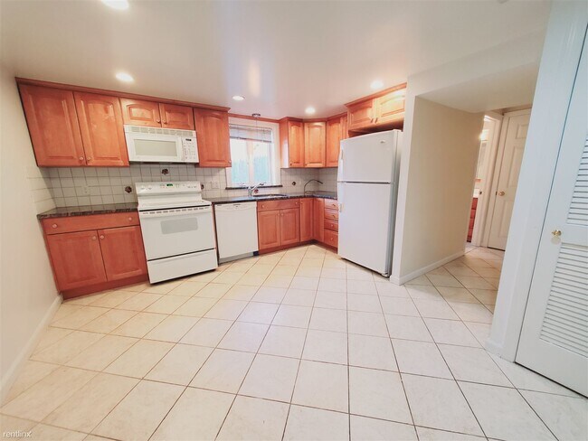 Building Photo - 1 br, 1 bath Condo - 302 Hamilton Ave # 1STFL