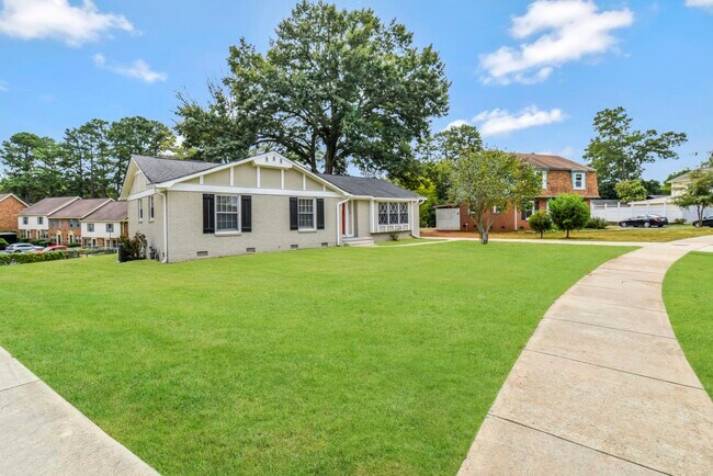 Building Photo - 6419 Cherrycrest Ln