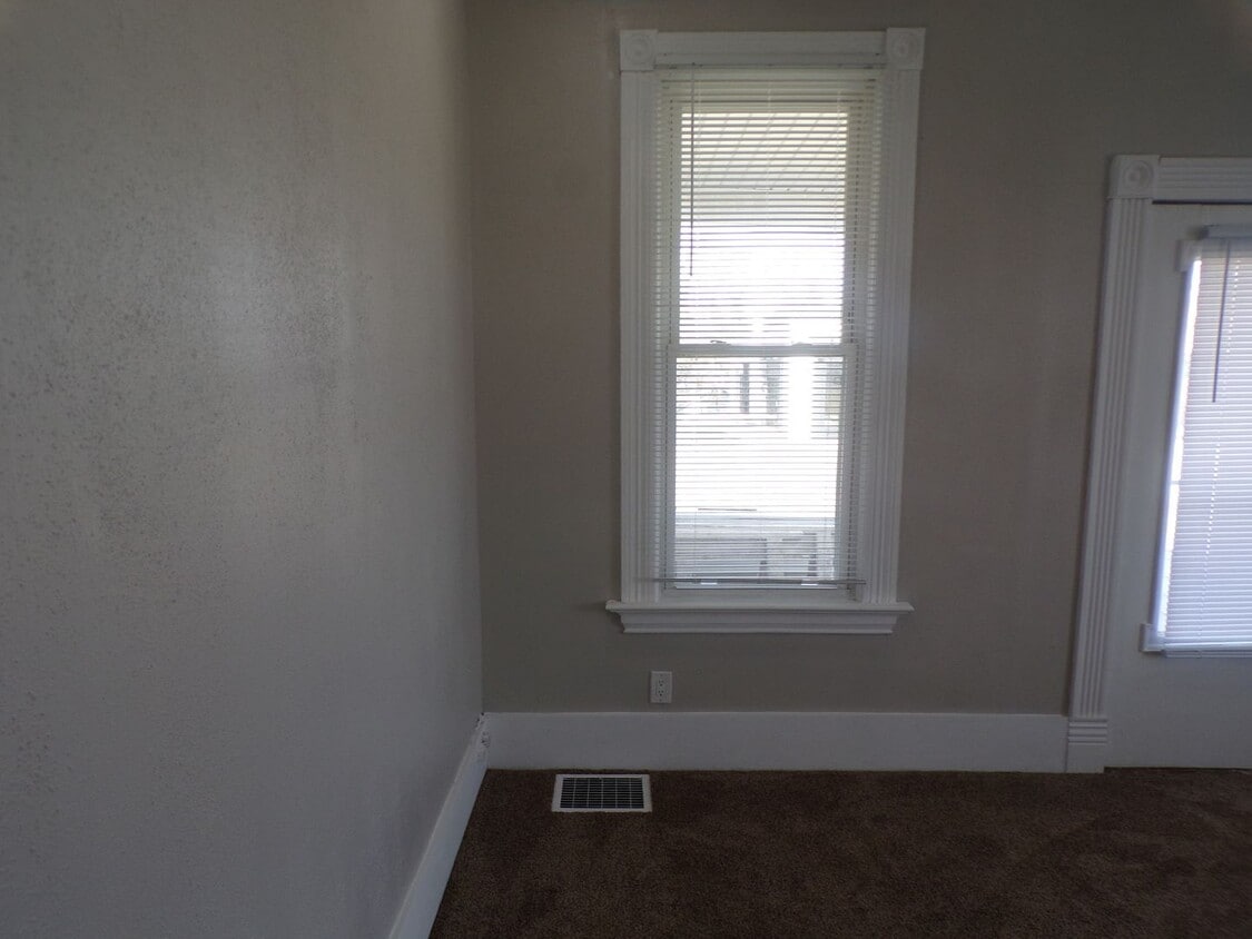 Photo - 505 N Main St