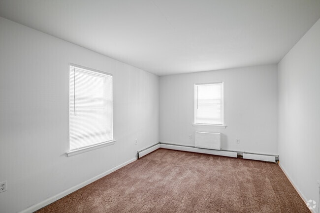 2BR, 1BA - 925SF - Primary Bedroom - Patricia Court Apartments