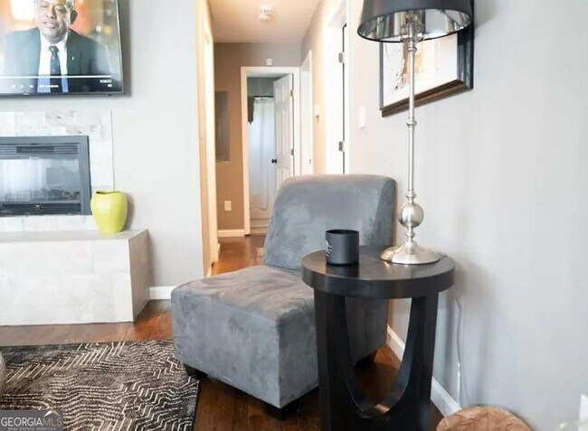 Foto del edificio - 284 Barfield Ave SW