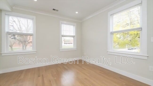 Building Photo - 2 Rossmore Road