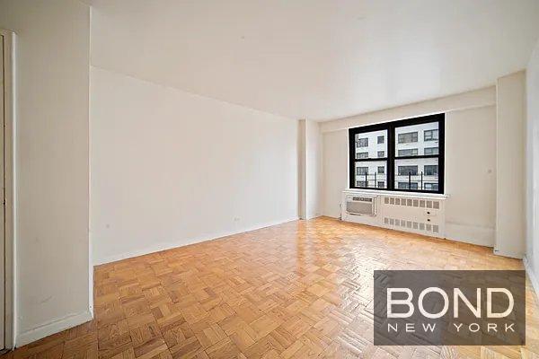 Foto del edificio - 399 E 72nd St