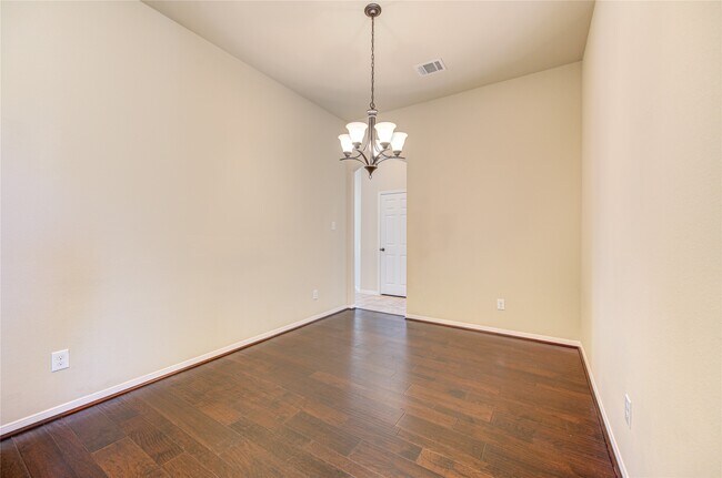 Building Photo - 23022 Silver Linden Ct