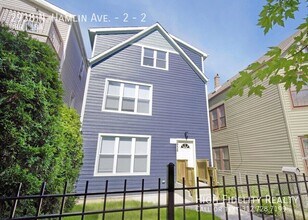Building Photo - 2938 N Hamlin Ave