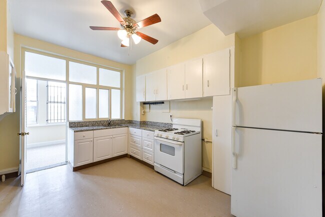 Foto del edificio - 1724 Lamont St NW