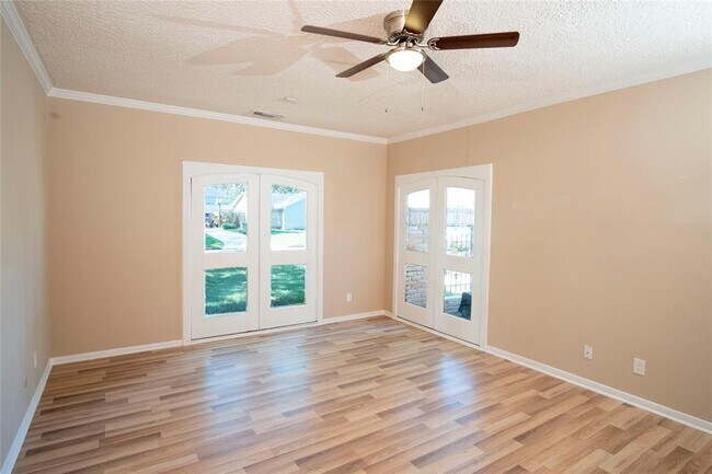 Building Photo - 15518 Winding Moss Dr
