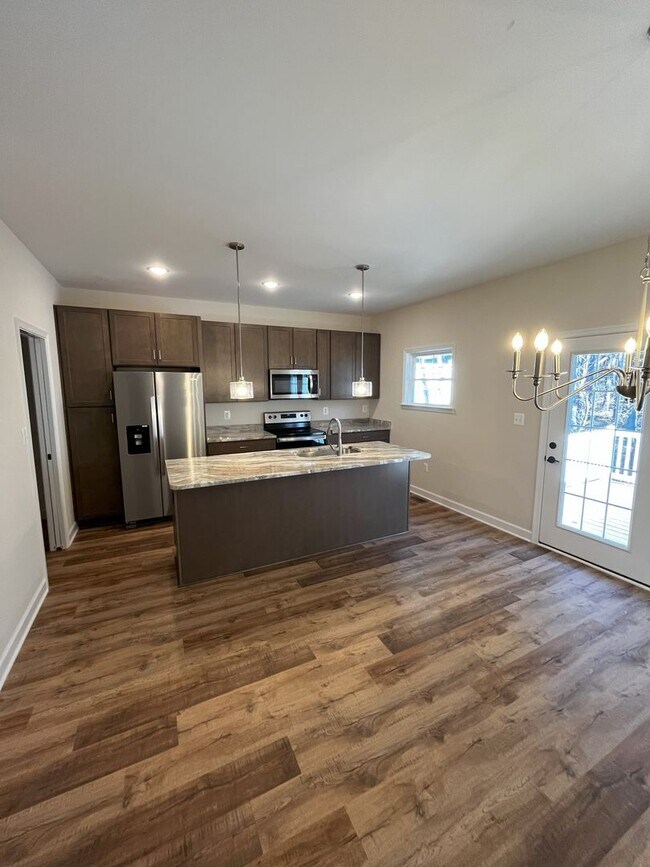 Foto del edificio - Luxury Townhome in Congers Creek