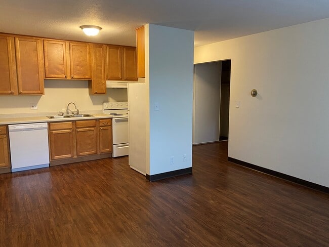 Building Photo - 2647 Emerson Ave S