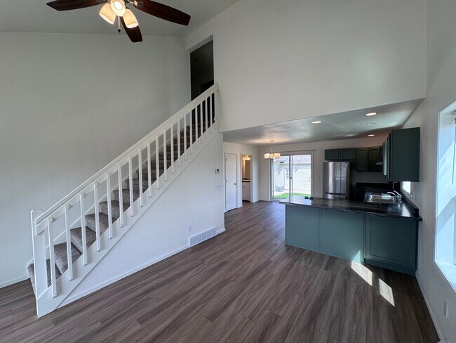 Foto del edificio - 629 E Pine St