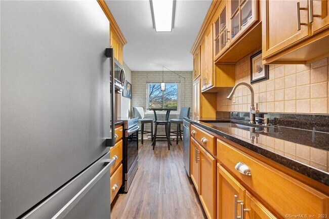 Foto del edificio - 25 Hemlock Ct