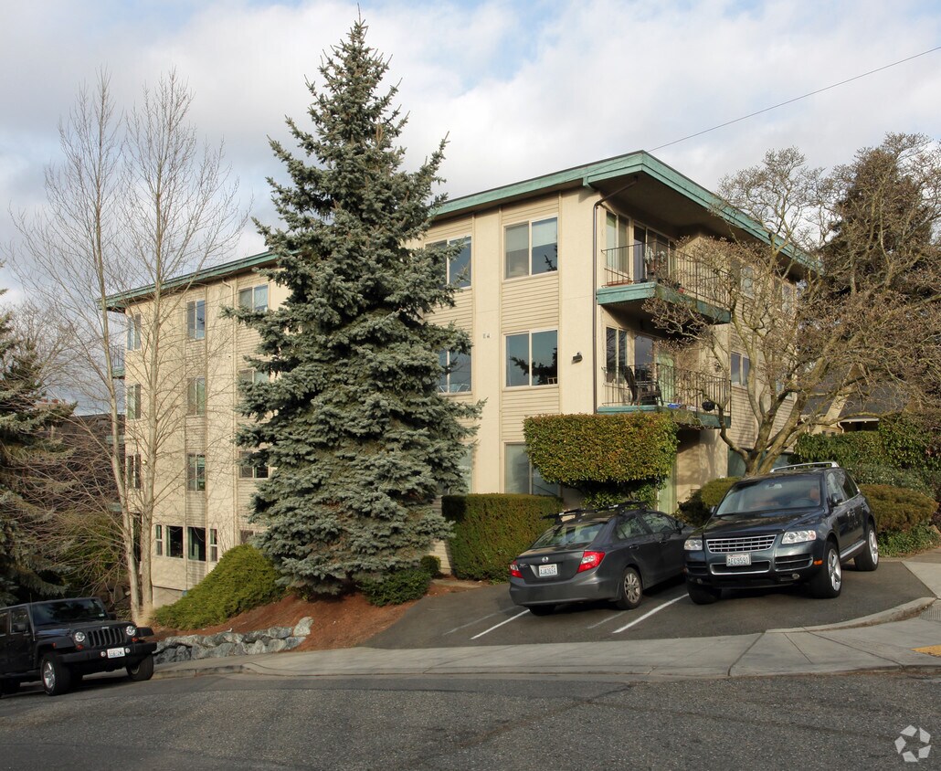 Primary Photo - Penn House Apartments