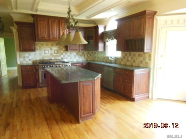 Building Photo - 23 Wendover Dr