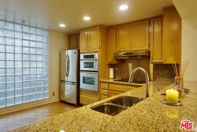 Foto del edificio - 2132 Century Park Ln