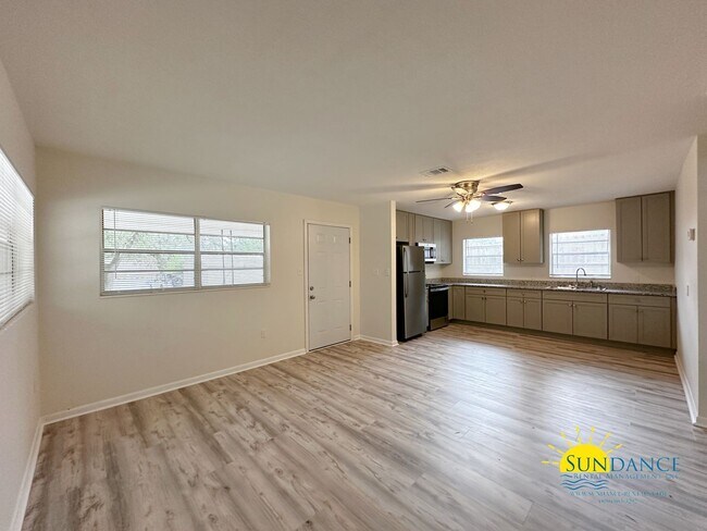 Foto del edificio - Nice 2 Bedroom Duplex in Fort Walton Beach...