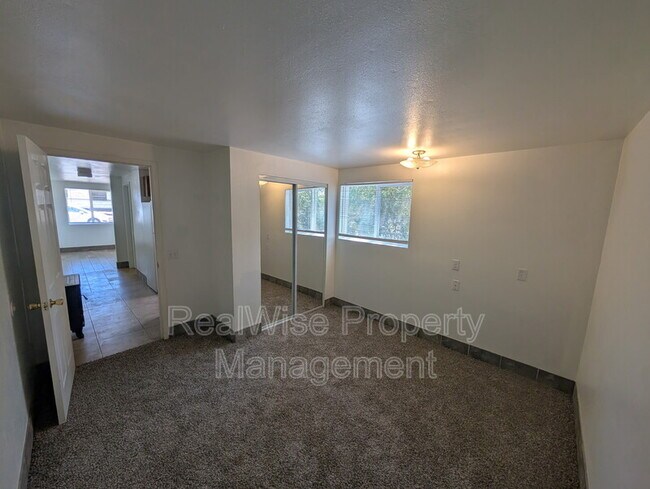 Foto del edificio - 333 S Old Pacific Hwy