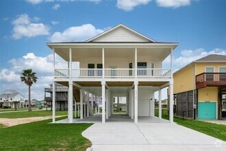 Building Photo - 23107 Miramar Dr