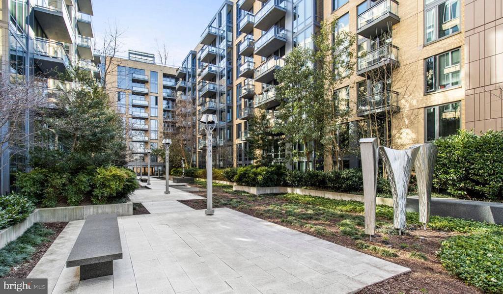 Primary Photo - 8300 Wisconsin Ave