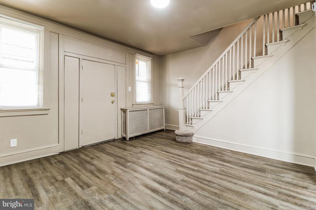 Primary Photo - 1651 S Wilton St