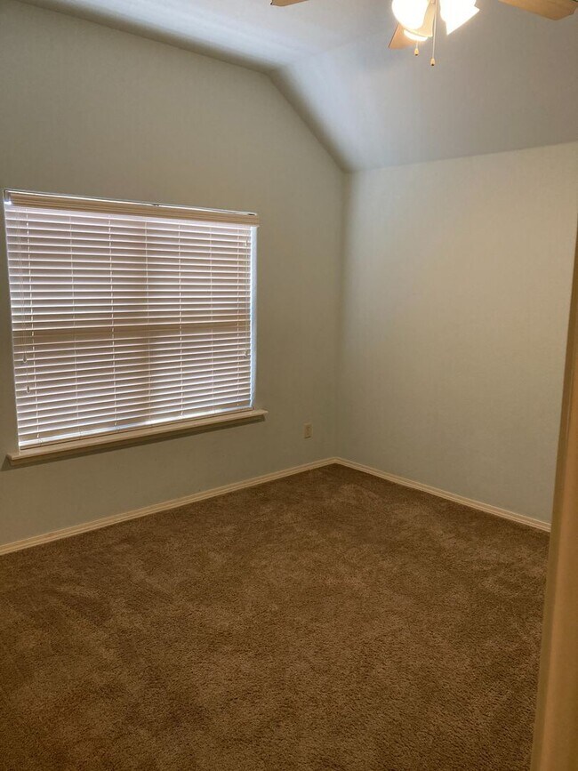 Foto del edificio - Beautiful Three bedroom two bath home in S...