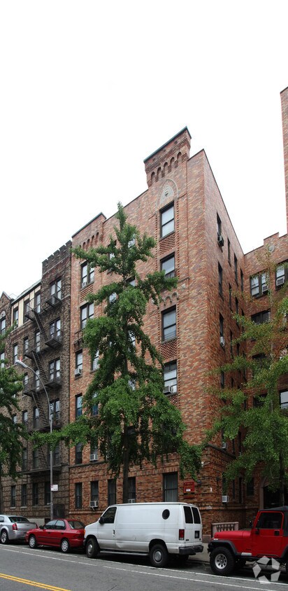 Building Photo - Lorraine Court