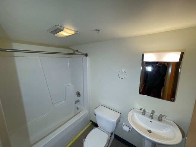 Foto del edificio - 905 Liberty Ave