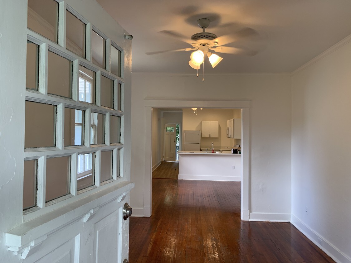 Front Door Entrance - 1533 Lowerline St