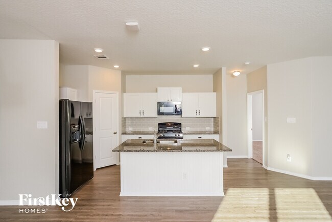Building Photo - 5253 Blue Ivy