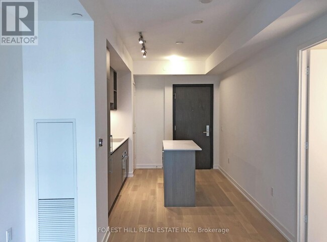 Building Photo - 1-1401 Yorkville Ave