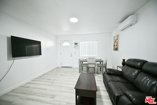 Foto del edificio - 12024 208th St