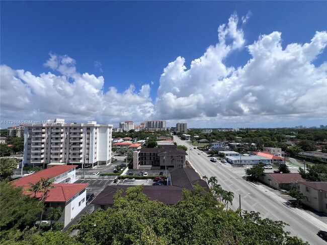 Building Photo - 50 Menores Ave