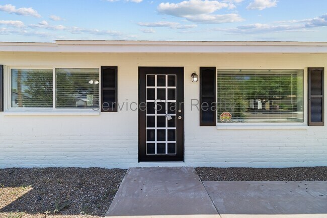 Building Photo - 6719 E Latham St