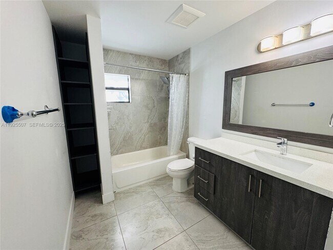 Foto del edificio - 605 NW 3rd Ave