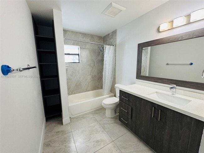 Building Photo - 605 NW 3rd Ave