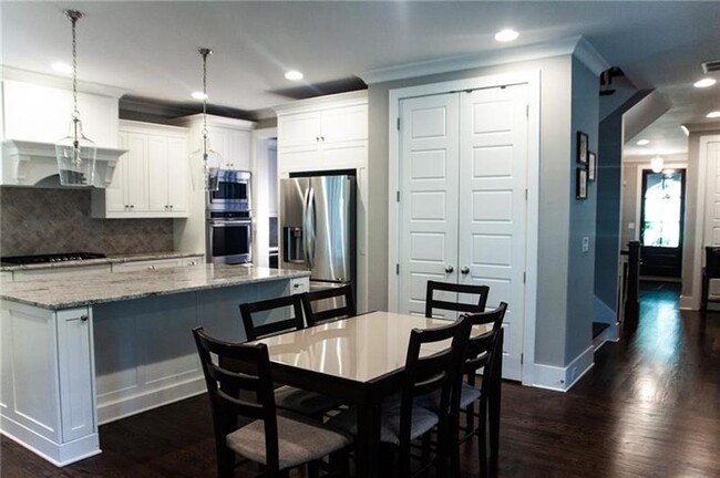 Foto del edificio - 301 Hillcrest Ave