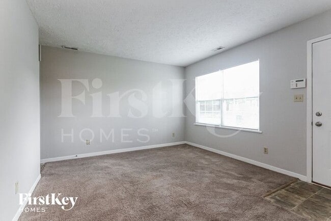 Building Photo - 5639 Dry Den Dr