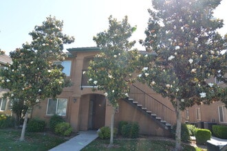 Building Photo - 2860 N Terrace St