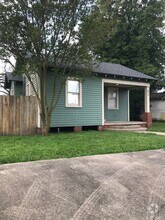 Building Photo - 812 General Mouton Ave