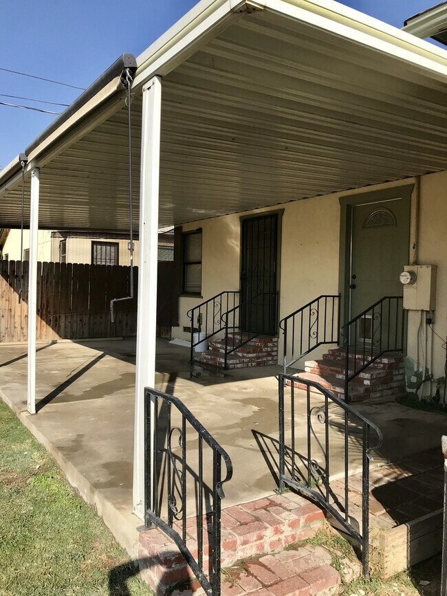 Foto del edificio - Adorable House in North Bakersfield!