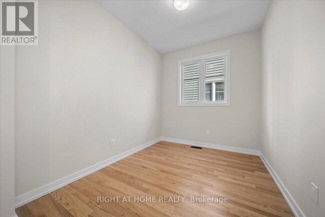 Building Photo - 91 Hackamore Cres