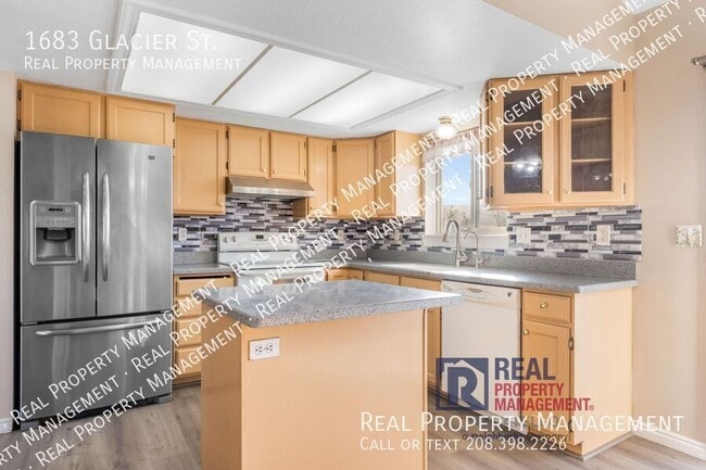 Building Photo - 1683 Glacier St