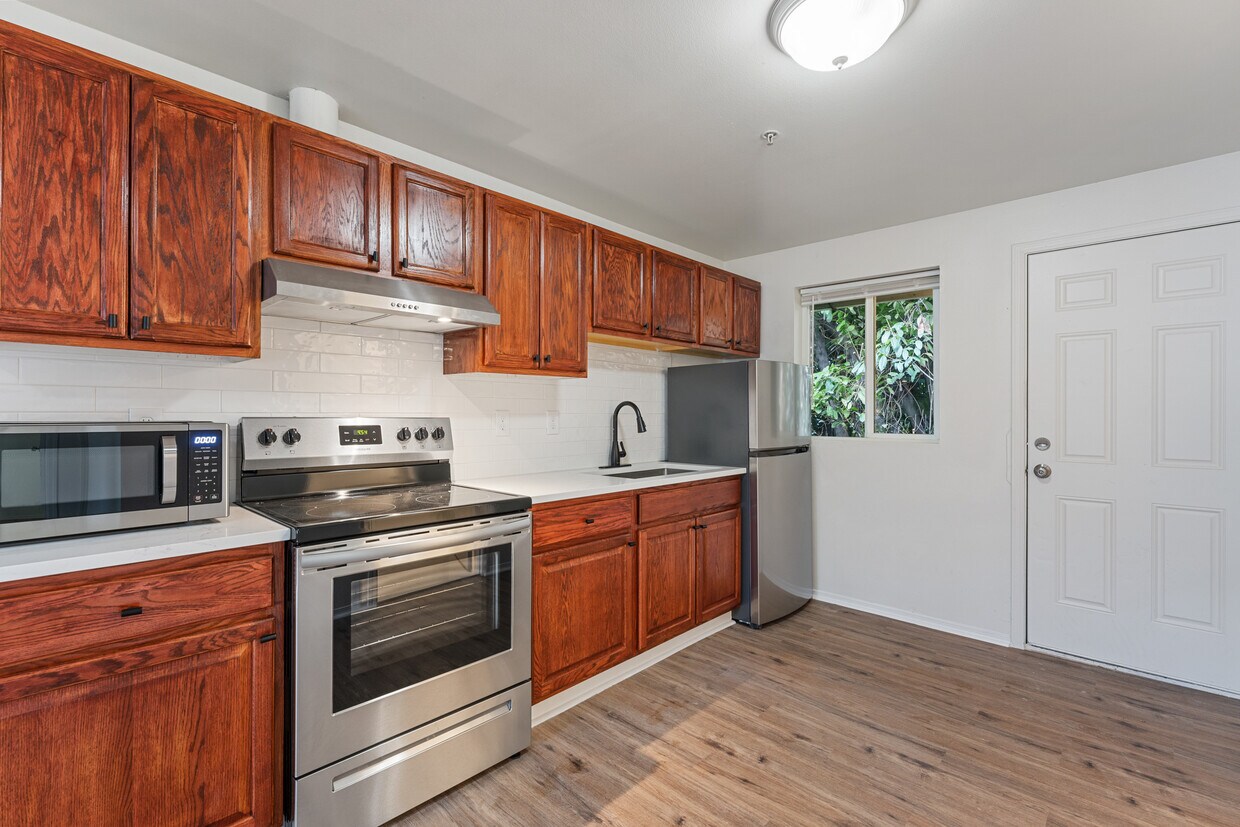 Foto principal - 6043 NE Simpson St