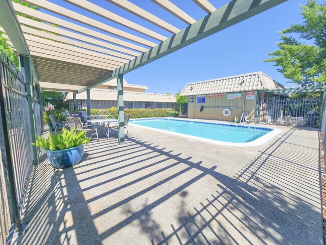 Foto del edificio - 2145 Cottage Way