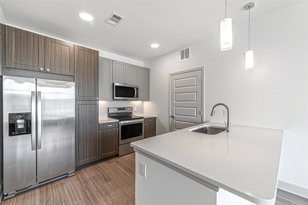 17401 W Lake Houston Pkwy Unit 9208, Atascocita, TX 77346 Room for