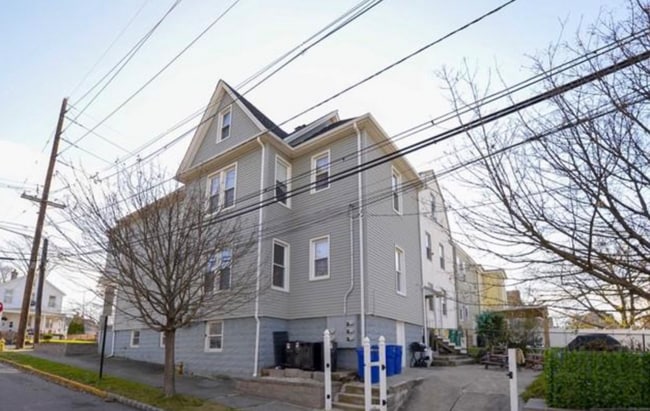 Building Photo - 26 Ella St