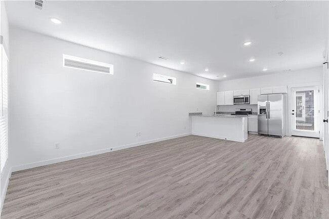 Foto del edificio - 1051 Indiana Ave