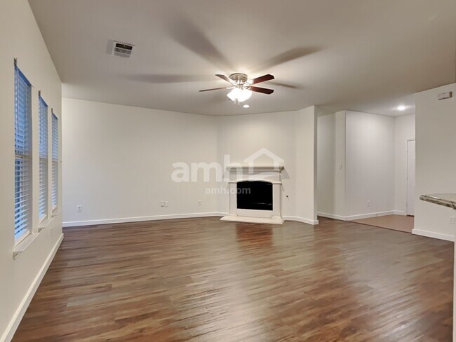 Foto del edificio - 1204 Waters Edge Drive