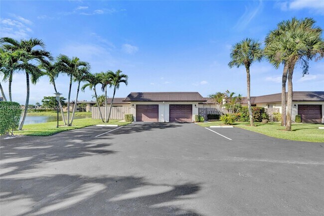 Foto del edificio - 125 Lake Paula Dr