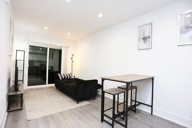 Foto del edificio - 4308 Georgia Ave NW